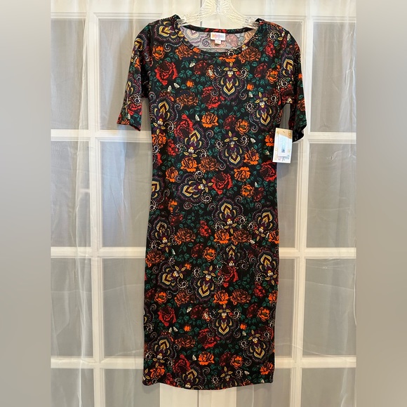 NWT LulaRoe Julia Dress in Floral and Paisley Print XS - Picture 1 of 6